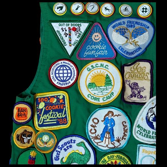 Vintage 80s Girl Scouts Vest 74 Patches 13 Pins Nation’s Capitol 713 - Picture 5 of 11